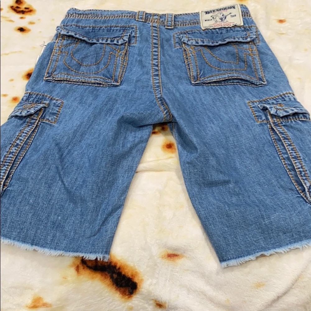 True Religion Cargo Cut off Big T Short - Picture 5 of 6